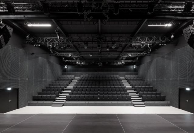 Salle de concerts de MEISENTHAL - site web Freaks - gradins dépliés