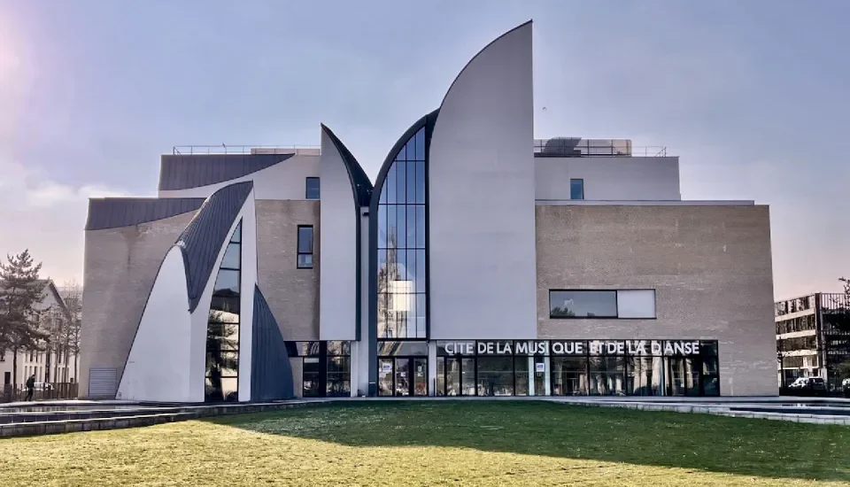 Cite-de-la-musique-et-de-la-danse-Soissons.