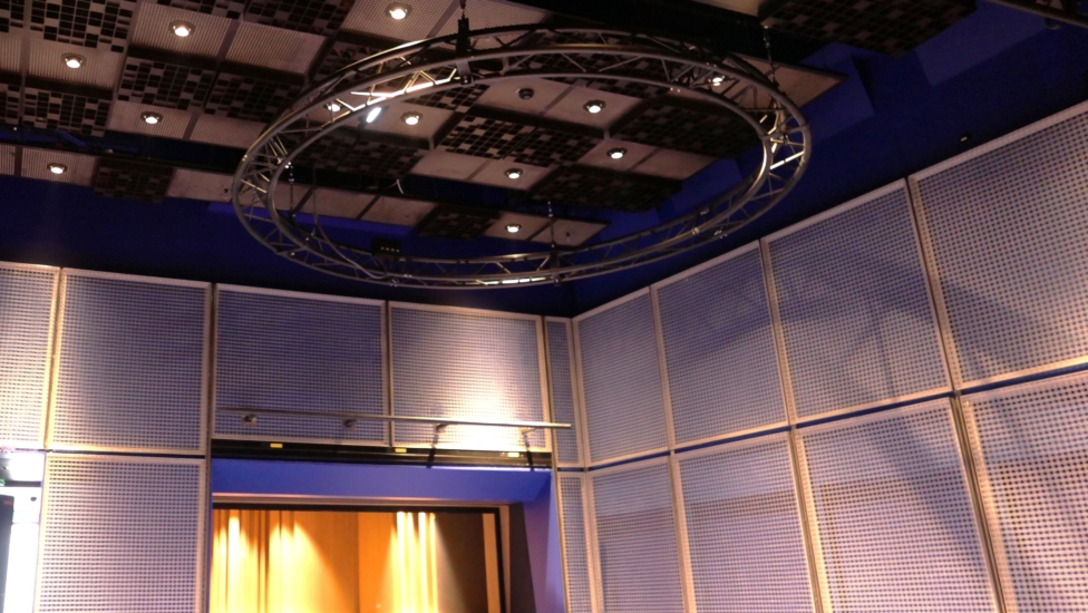 L1018154r studio 108