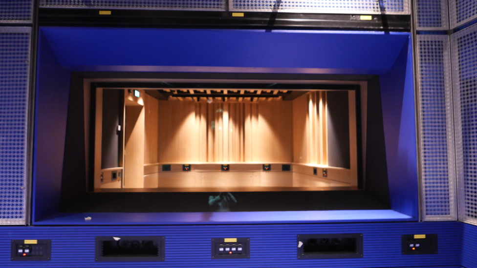 L1018159 studio 108