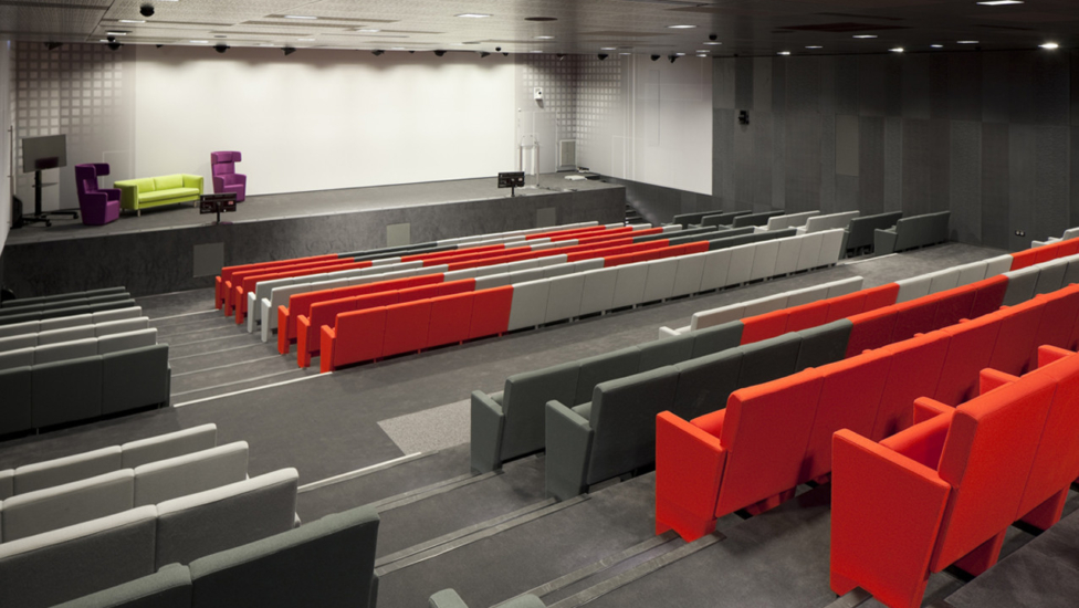 La Plaine Saint-Denis _janvier / Février 2014SFR Campus, extérieurs et intérieurs.